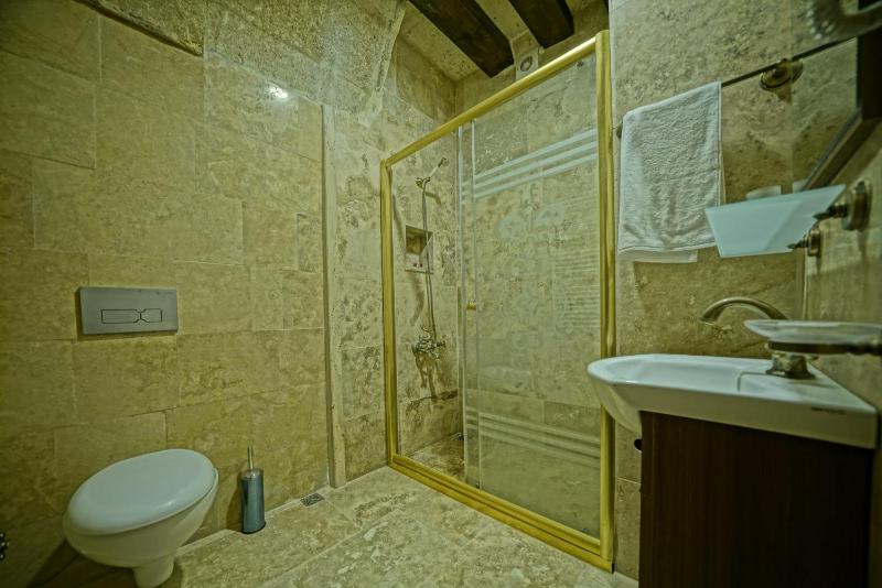 Double Room with Garden View image 3