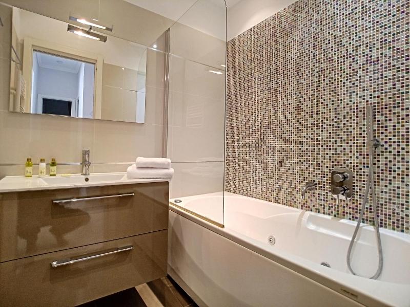 Nestor&Jeeves - COLIBRI PRESTIGE - Central - Close sea - image 11