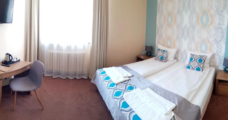 Classic Double Room image 4