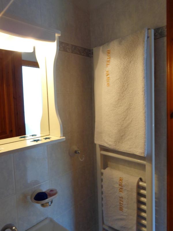 Double or Twin Room with Sea View image 4