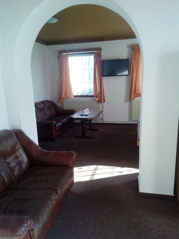 Quadruple Room image 4