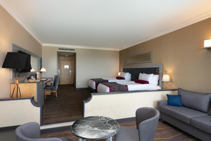  Junior Suite Garden View image 1