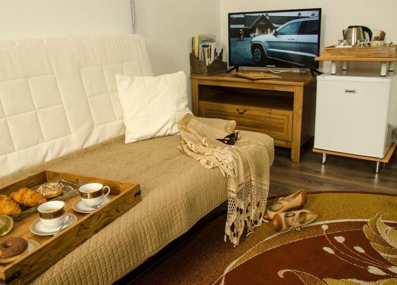 Deluxe Family Room image 3