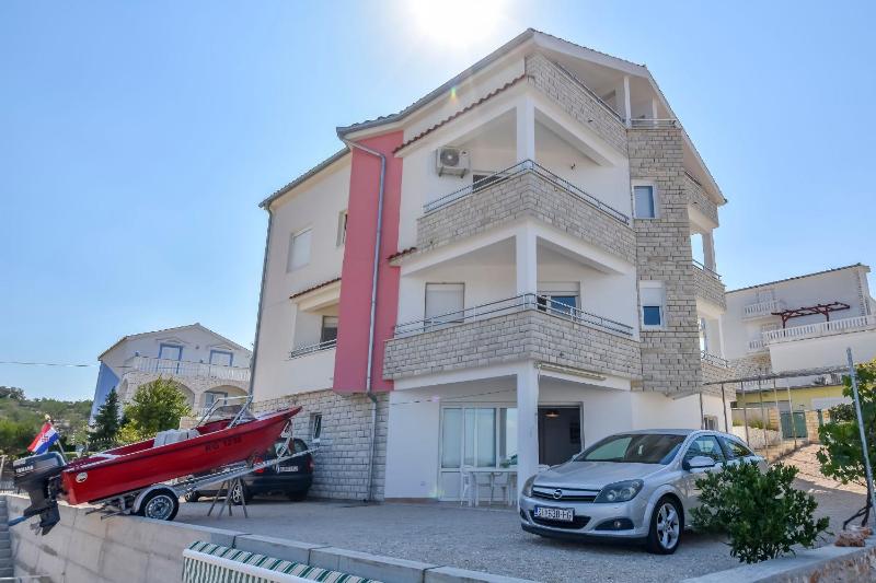 Apartments Vito - image 1
