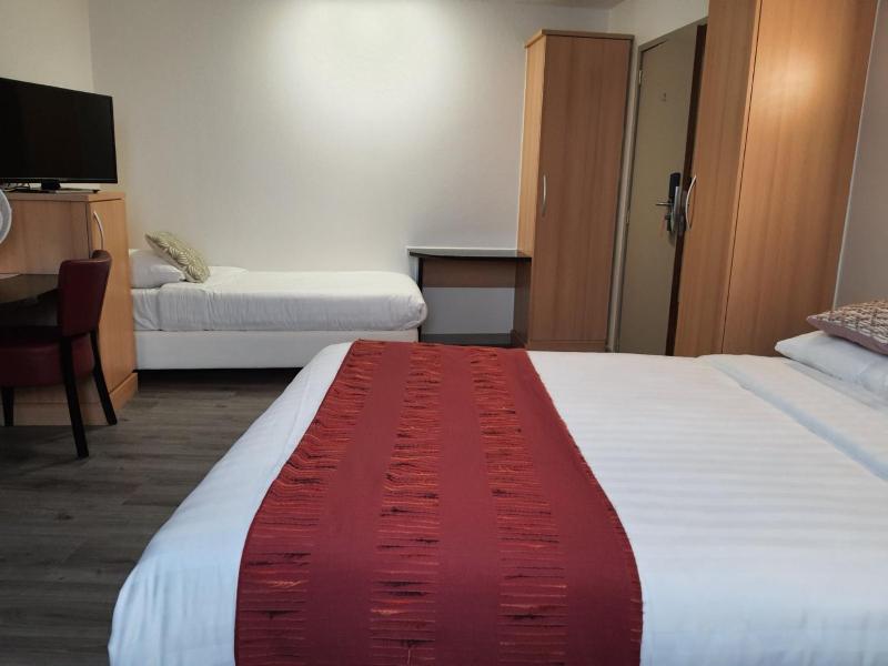 Deluxe Double Room image 3