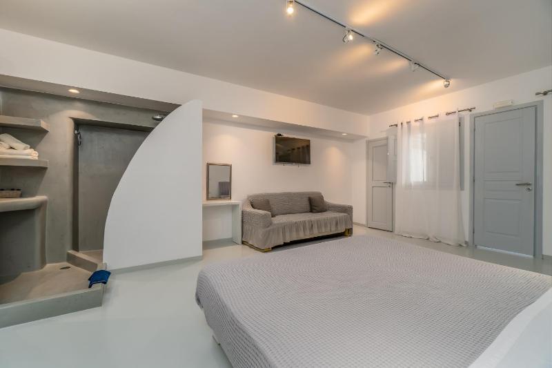 Standard Suite image 3