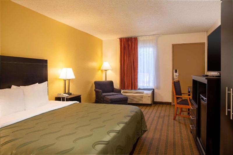 King Room - Non-Smoking image 4