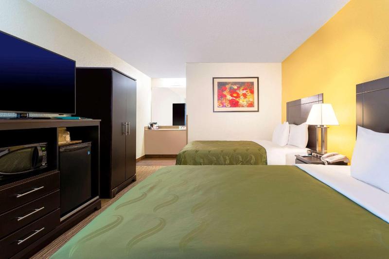 Double Room with Two Double Beds - Non-Smoking image 4