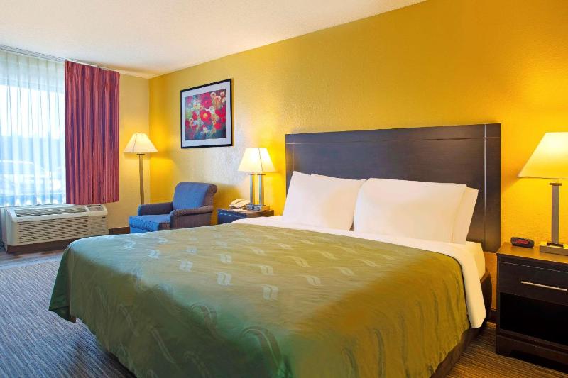 King Room - Non-Smoking image 3