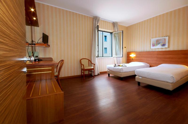 Twin Room - Annex image 4