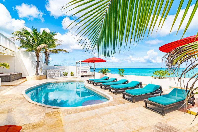 Caprice 7 -Oceanfront Villa - Gated Community with Pool - image 1