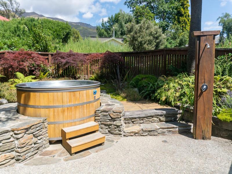 Wanaka Homestead Lodge & Cottages - image 9