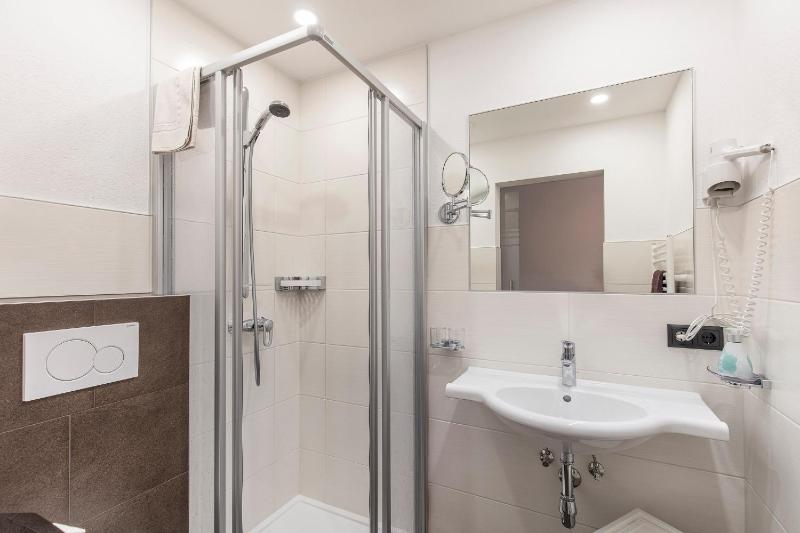 Single Room image 2