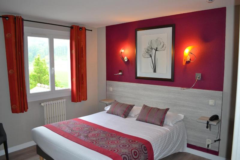 Superior Triple Room image 4