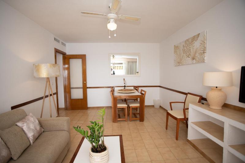 Apartamentos María Cristina Beach - image 6