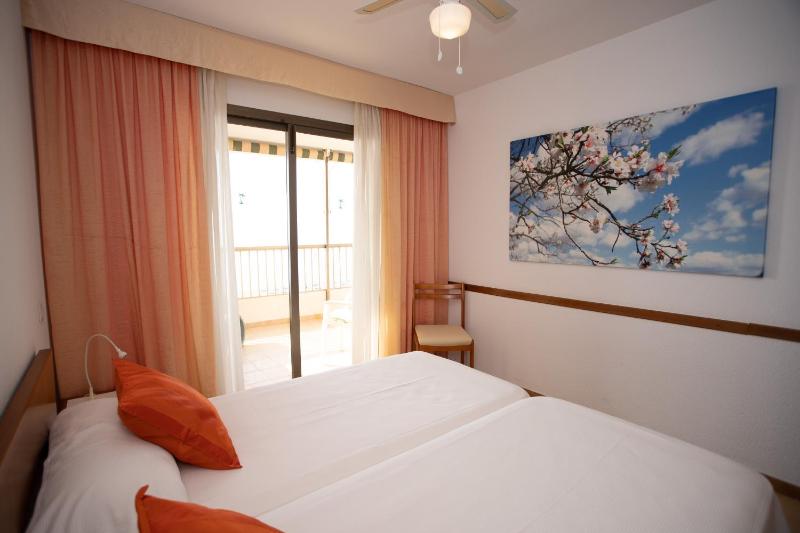 Apartamentos María Cristina Beach - image 15