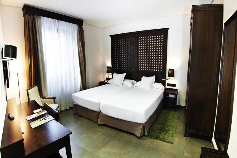 Double Room image 1