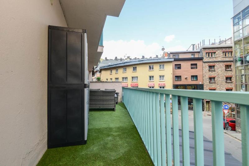 Studio with Terrace image 3