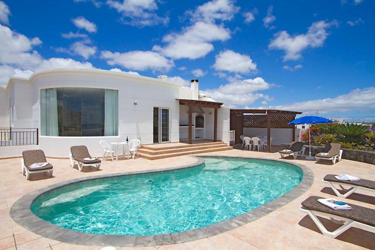 Villa image 1