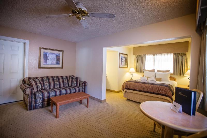 Queen Suite image 4