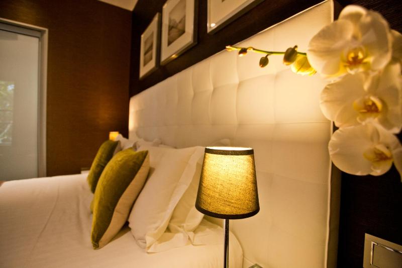 Superior Double Queen Room image 3
