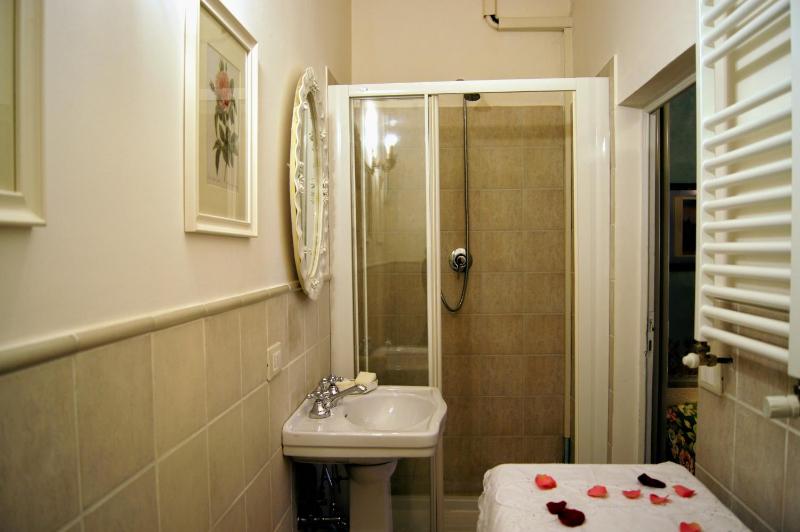 Studio (2 Adults) image 2