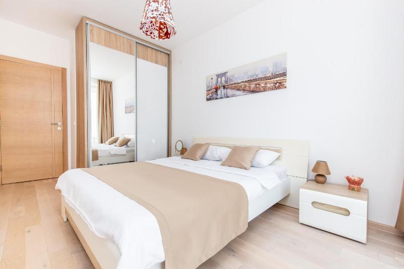 One-Bedroom Apartment image 1