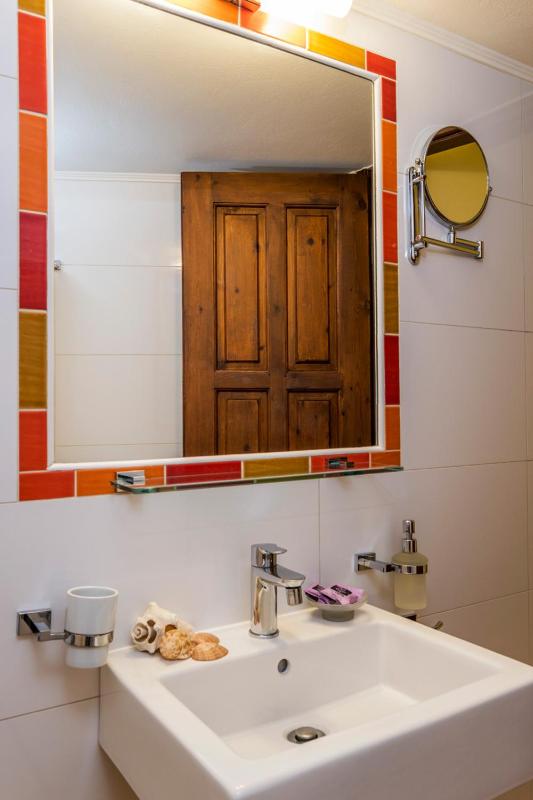 Superior Triple Room image 3