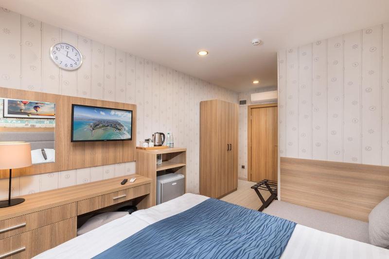 Budget Double or Twin Room image 3