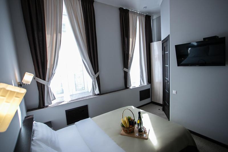 Double Room image 3