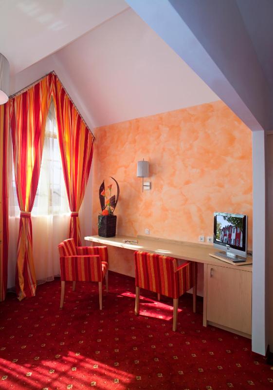 Business Single Room image 3