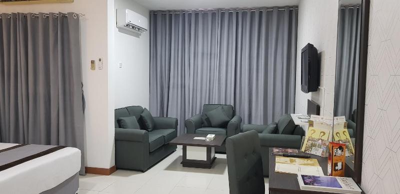 Deluxe Suite image 1