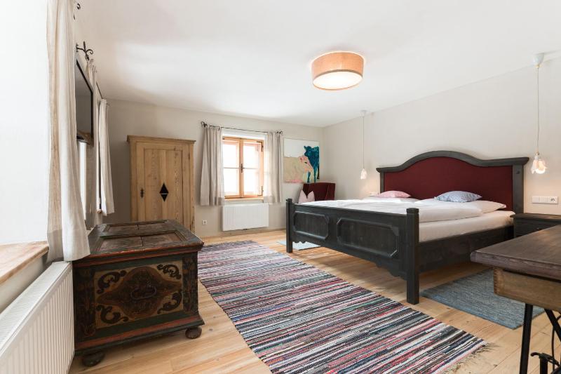 Large Double Room image 1