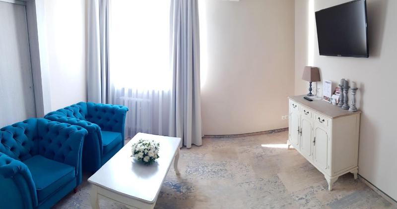 Apartment image 3