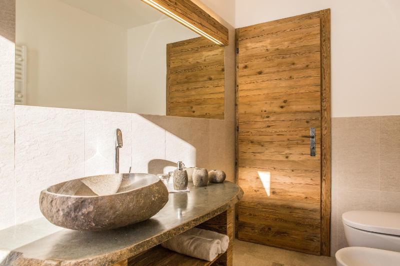 Comfort Room image 1