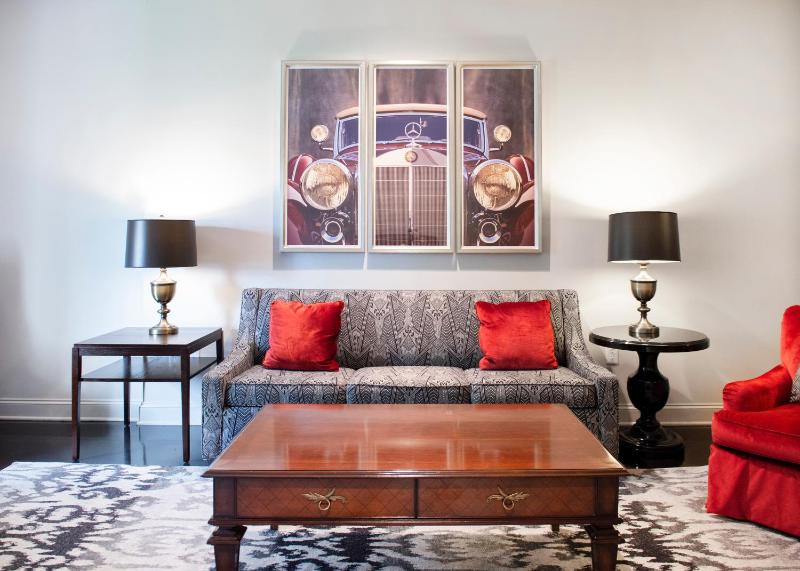 Superior King Suite image 2