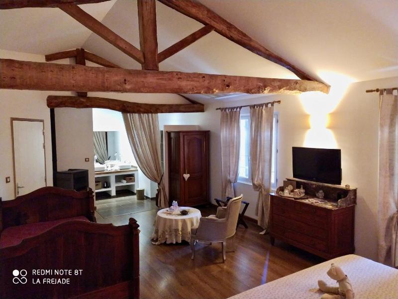 Queen Suite image 3