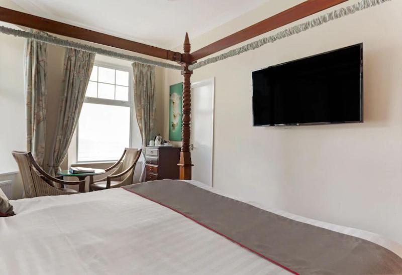 Superior Double Room image 4