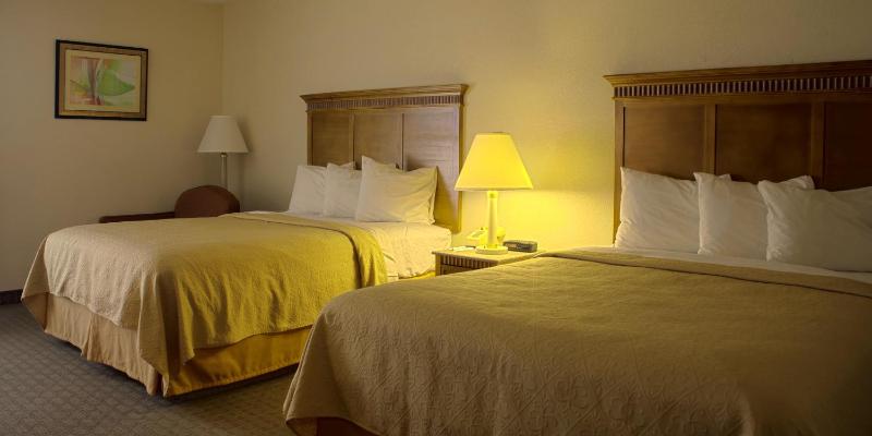 Queen Room with Two Queen Beds - Non-Smoking image 1