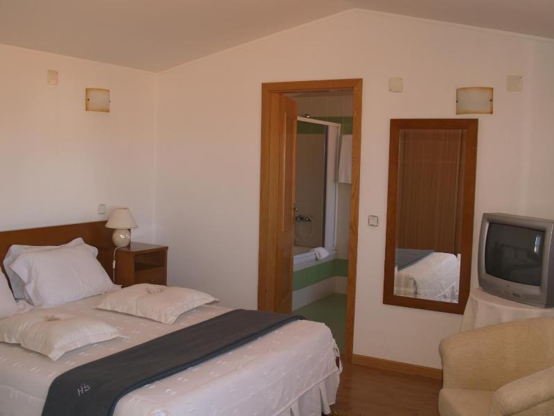 Double Room image 4