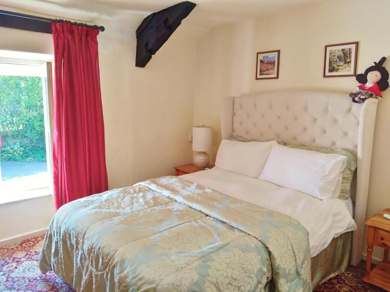 Double Room image 4