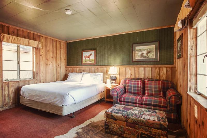 King Room image 2