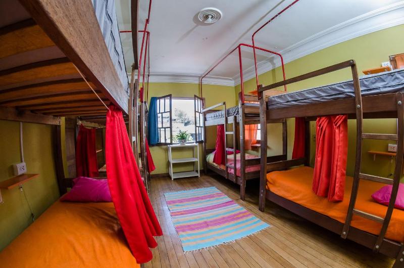 Bed in 8-Bed Mixed Dormitory Room image 1