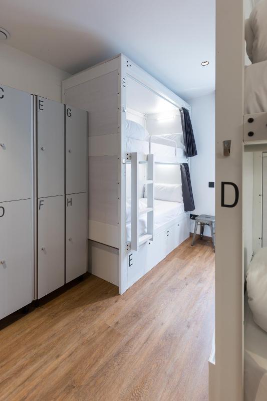Single Bed in 6-Bed Dormitory Room image 1