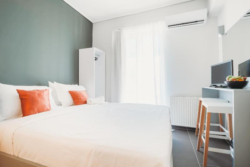 Top Floor Urban Studio with Balcony and View  image 1