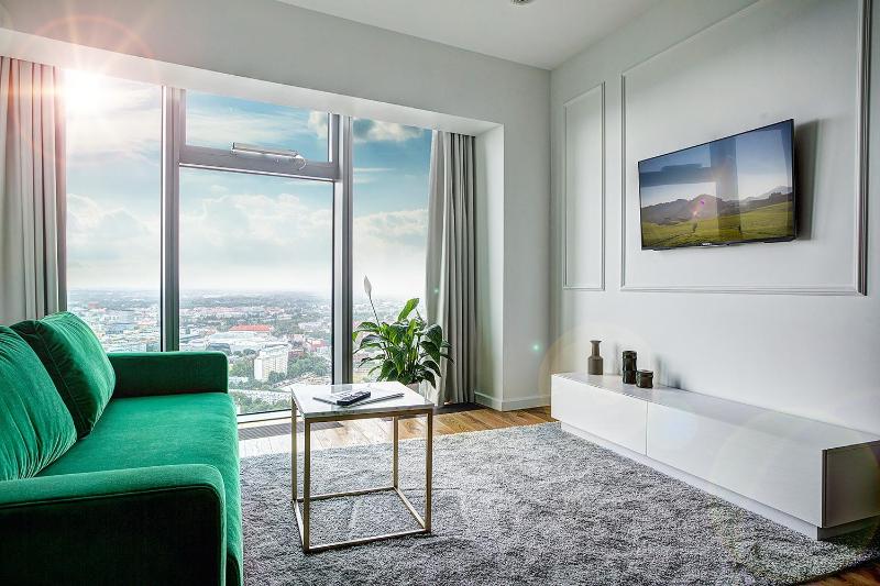 30th+ Floor Apartments in Sky Tower - image 10