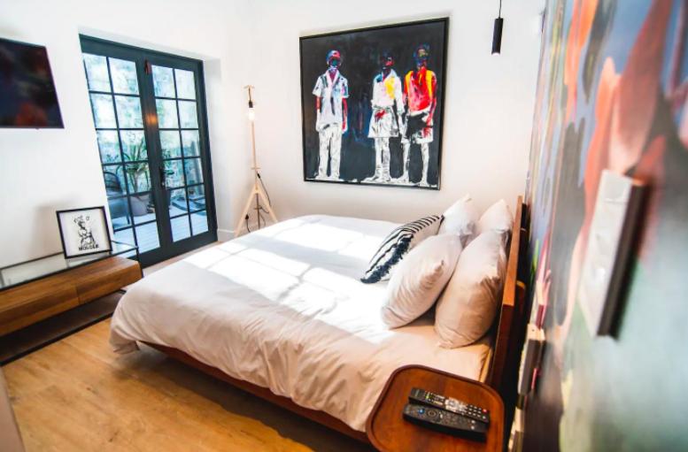 Two-Bedroom House image 4