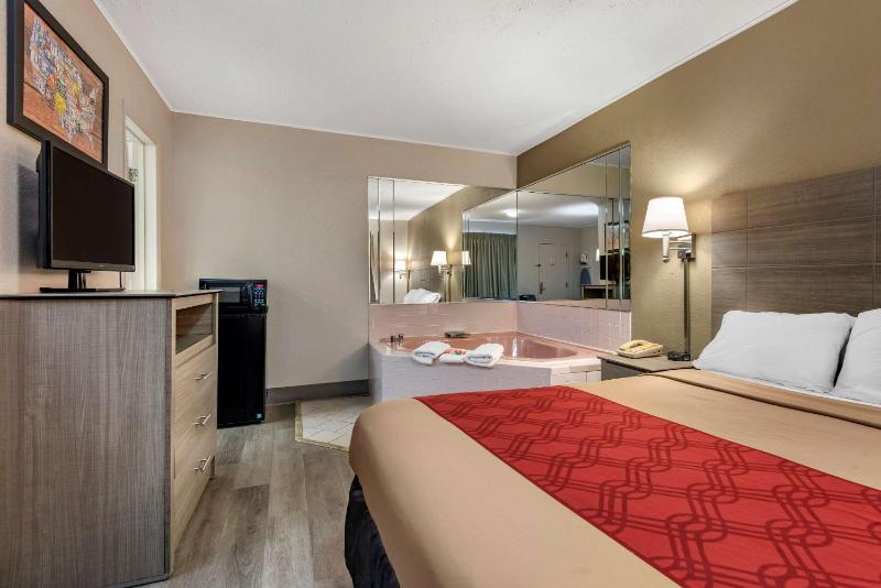Superior King Room - Non-Smoking image 3