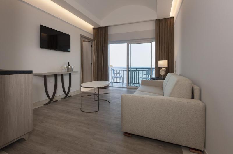 Summit Hotel - image 36