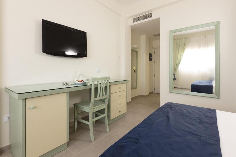 Summit Hotel - image 15